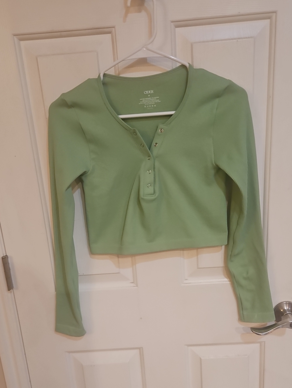 Cider Green Ribbed Button Front Cropped Long Sleeve • Medium